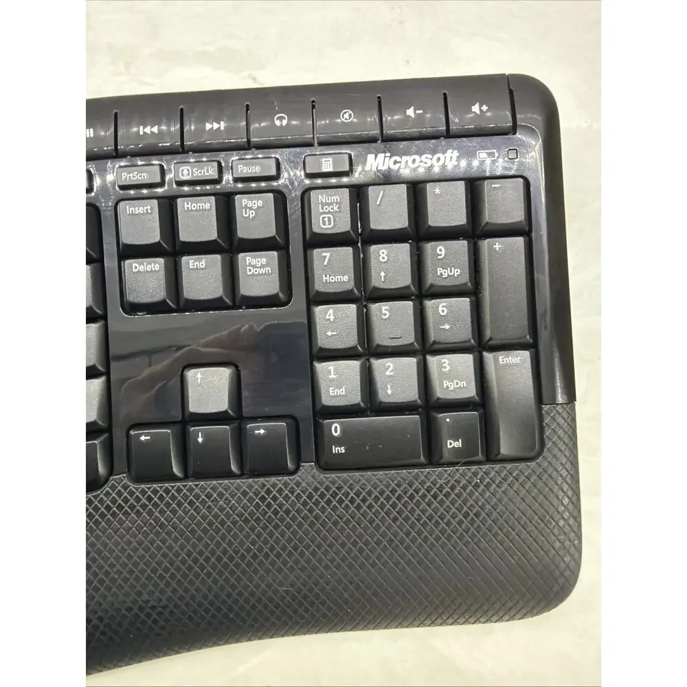Microsoft Wireless Comfort Desktop 5050 Keyboard Excellent Condition No Dongle